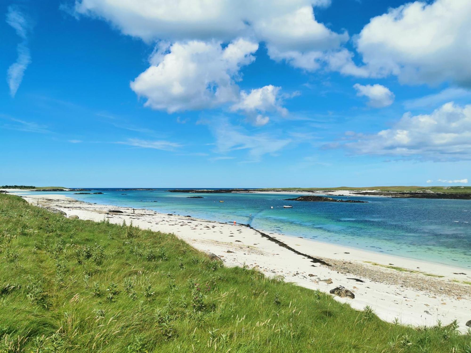 North Uist Lodges Tigharry Экстерьер фото